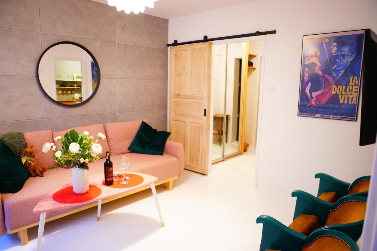 Cinema Apartment Kinowa Варшава Екстериор снимка